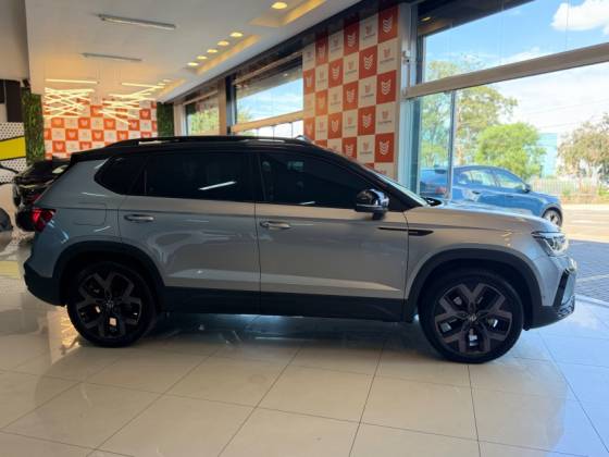 VOLKSWAGEN TAOS 1.4 250 TSI TOTAL FLEX HIGHLINE AUTOMÁTICO
